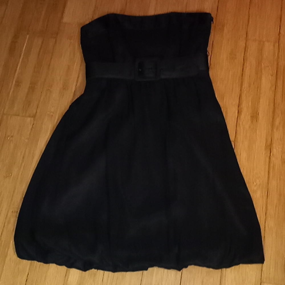 Strapless mini dress with belt